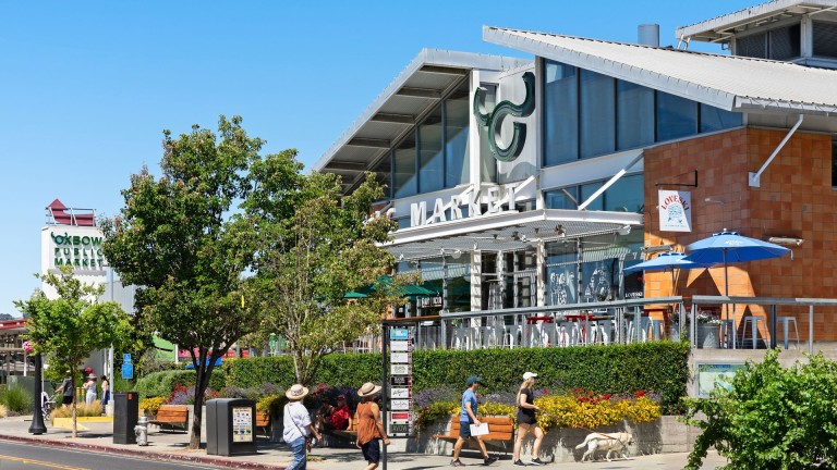 OxbowMarket_Exterior_03